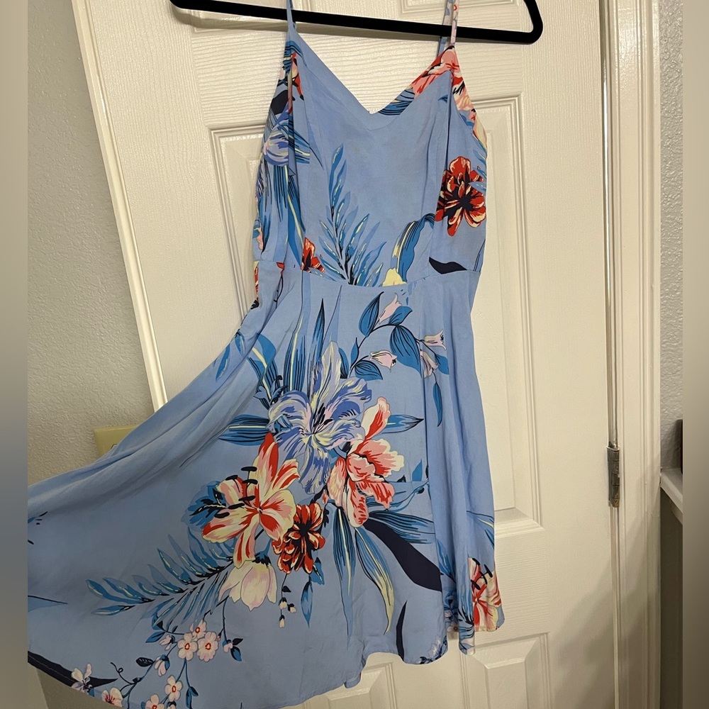 Old navy summer dress! Blue and flower pattern